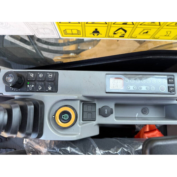 2025 كاتربيلر 323D3-43854422