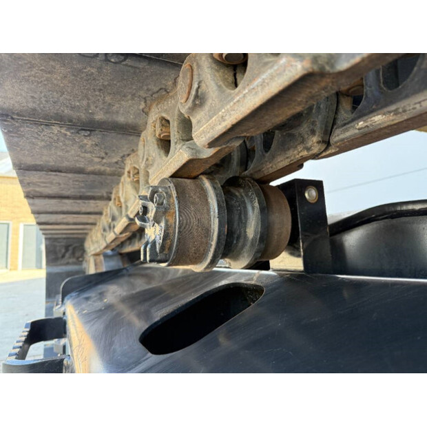 2025 كاتربيلر 323D3-43854432