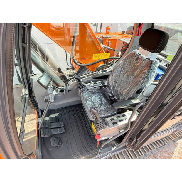 2025 Doosan DX205-43854479