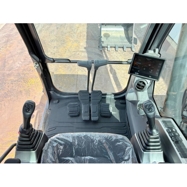 2025 Doosan DX205-43854480