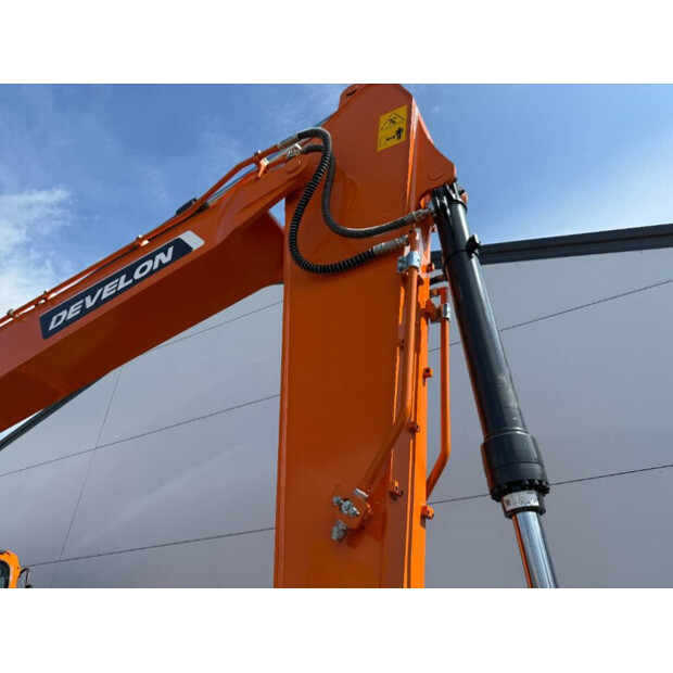 2025 Doosan DX205-43854491