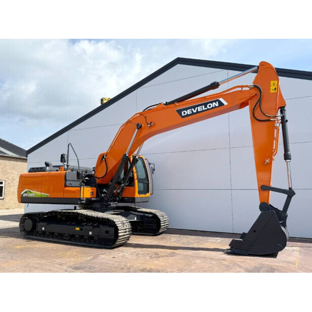 2025 Doosan DX205-43854509