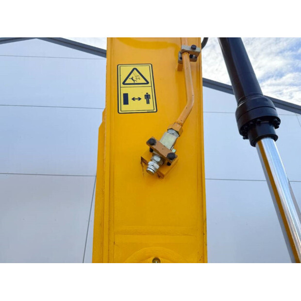 2025 JCB 205-43854609