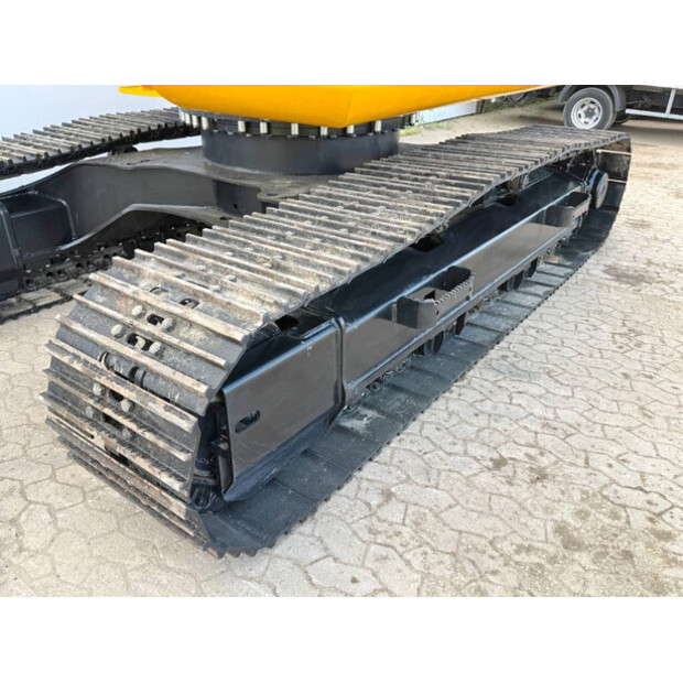 2025 JCB 205-43854610