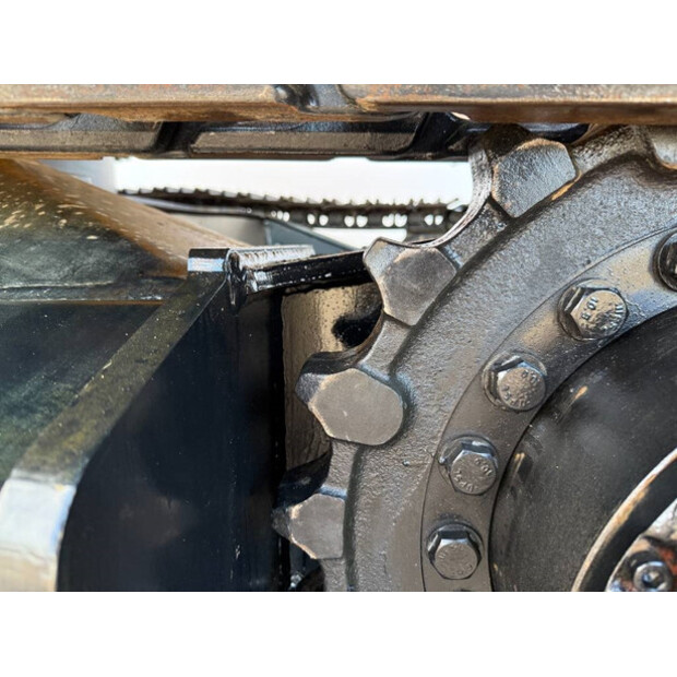 2025 JCB 205-43854612