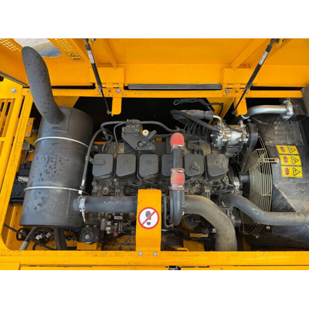 2025 JCB 205-43854619