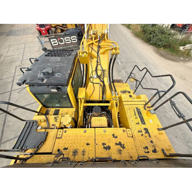 2017 كوماتسو PC700LC-11-43854651