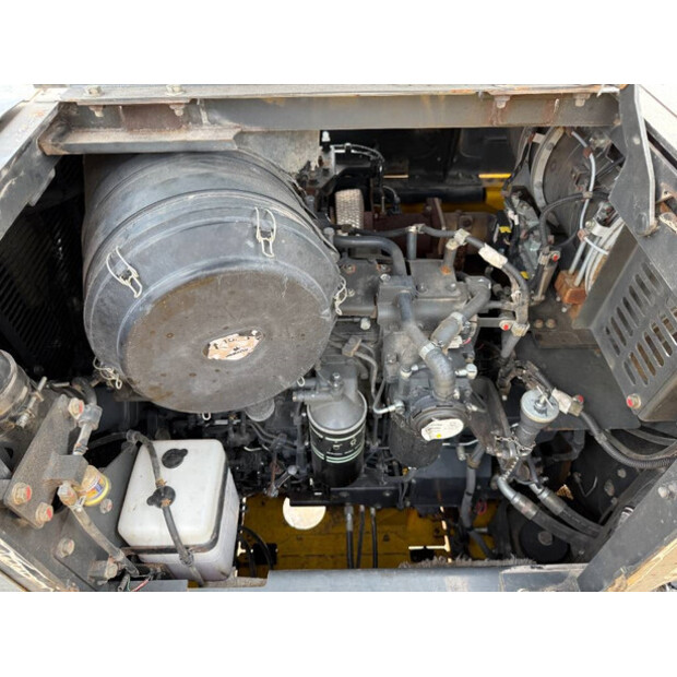 2017 كوماتسو PC700LC-11-43854653