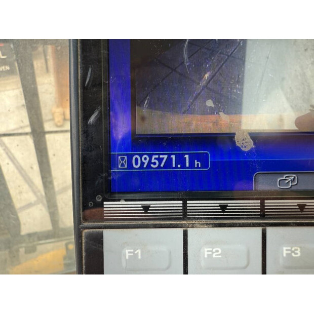 2017 كوماتسو PC700LC-11-43854657