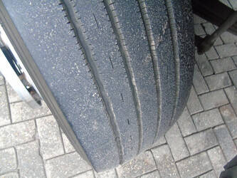 2011-iveco-eurocargo-140e25-43855277