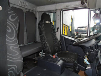 2011-iveco-eurocargo-140e25-43855279