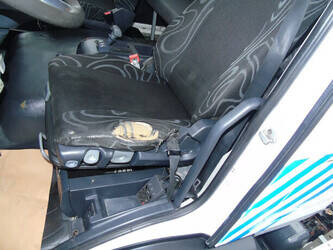 2011-iveco-eurocargo-140e25-43855282