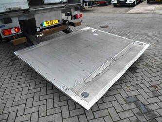 2013-mercedes-benz-antos-1924-1386725-43855297