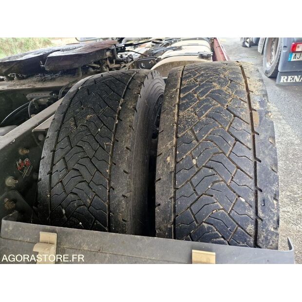 2010 Renault PREMIUM-43867066