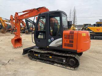 صورة ل حفارات صغيرة 2024 هيتاشى ZX70