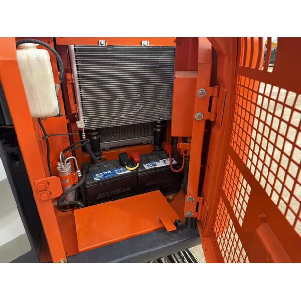 2024 هيتاشى ZX70-43869825