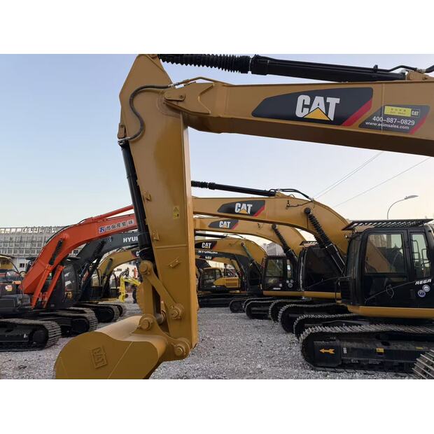 2022 كاتربيلر 323D2L-43869877