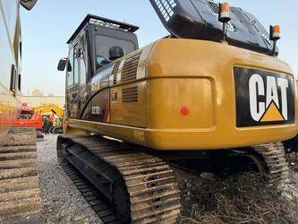 Image for TRACKED EXCAVATORS 2022 Caterpillar 323D2L