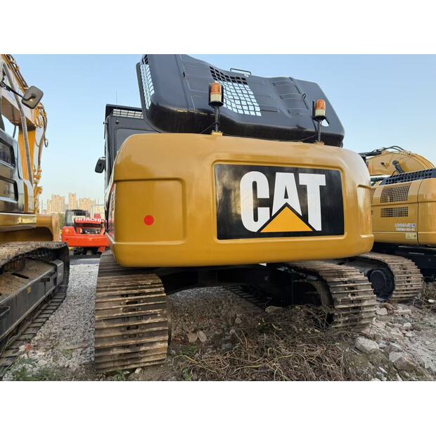 2022 كاتربيلر 323D2L-43869885