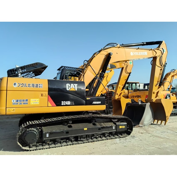 2022 Caterpillar 324D2L-43869889