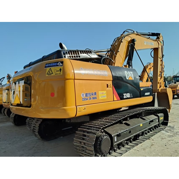 2022 Caterpillar 324D2L-43869892