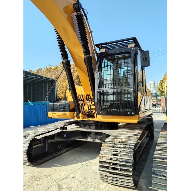 2022 Caterpillar 324D2L-43869894
