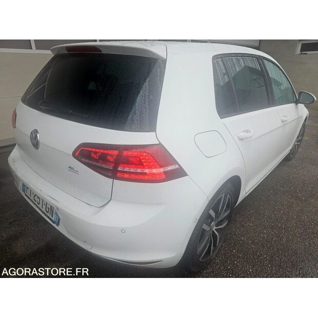 2013 Volkswagen Golf-43882148