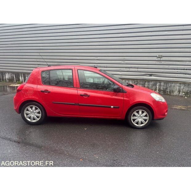 2013 Renault Clio-43882928