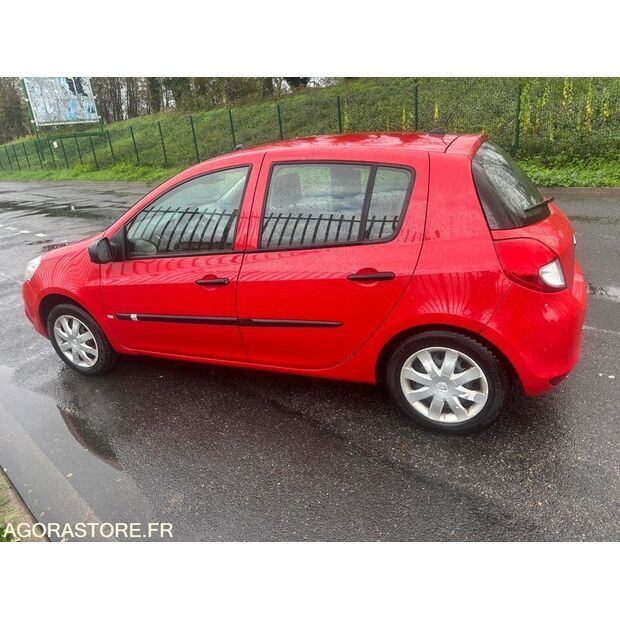 2013 Renault Clio-43882929