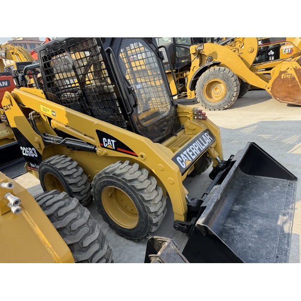 2023 كاتربيلر 226B3-43883863