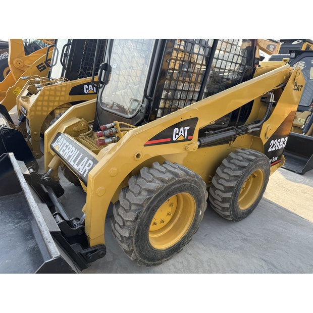 2023 كاتربيلر 226B3-43883866