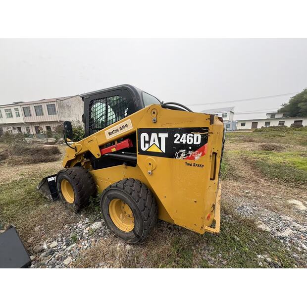 2024 كاتربيلر 246D-43883893