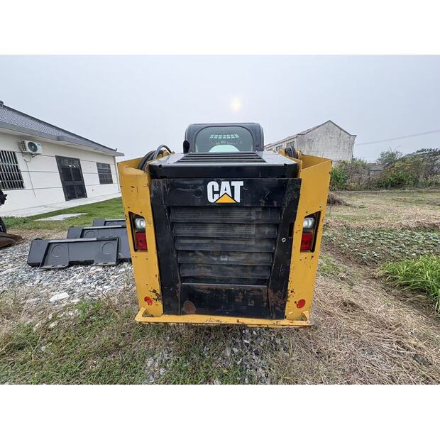 2024 كاتربيلر 246D-43883895