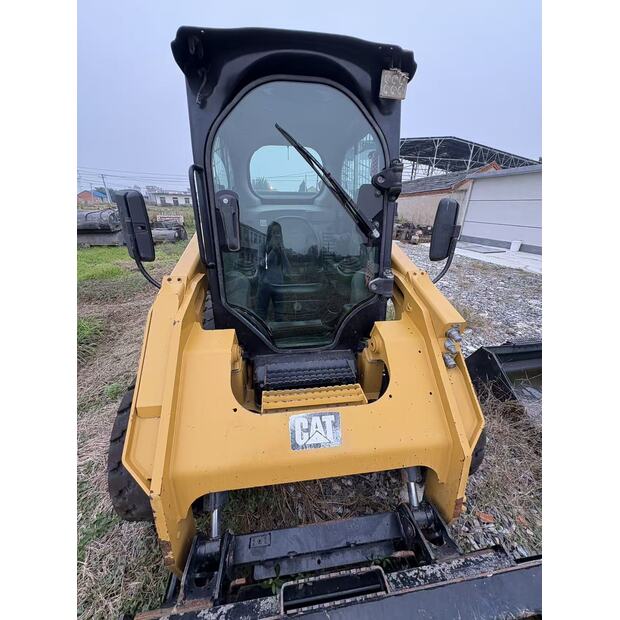 2024 كاتربيلر 246D-43883896