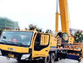 صورة ل كرينات صالحة لكل أنواع الطرق 2011 اكس سي ام جي QY130K