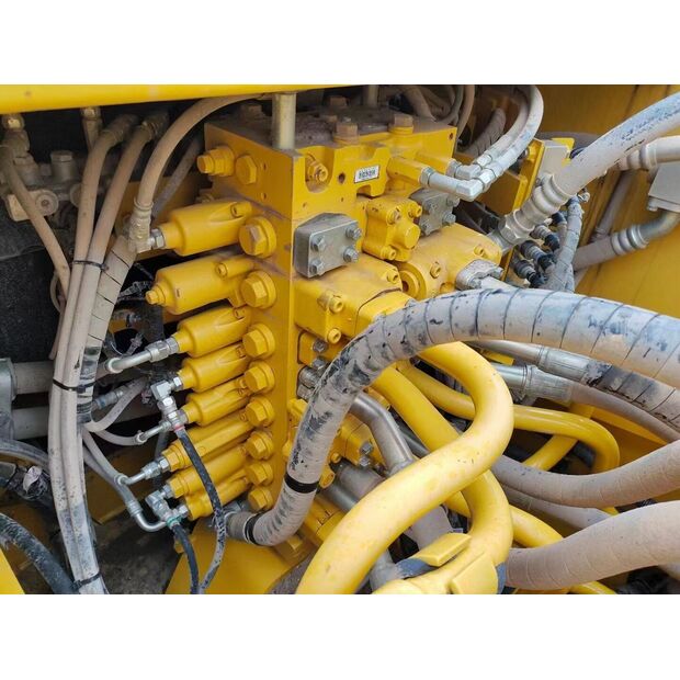 2020 Komatsu PC360-8-43893778