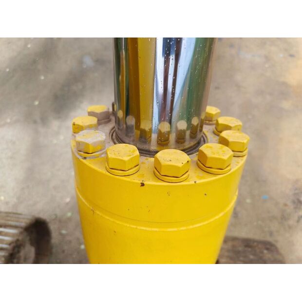 2020 Komatsu PC360-8-43893779