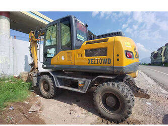 صورة ل حفارات 2021 اكس سي ام جي XE210WD