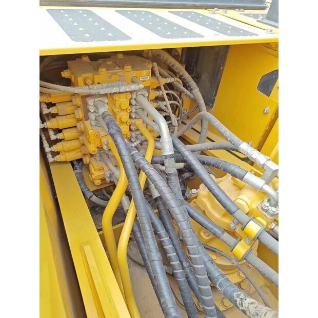 2020 Komatsu PC200-8-43894691