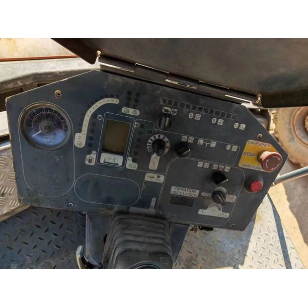 2011 HAMM HD130-43894726