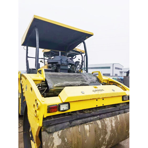 2010 BOMAG BW203-43894842
