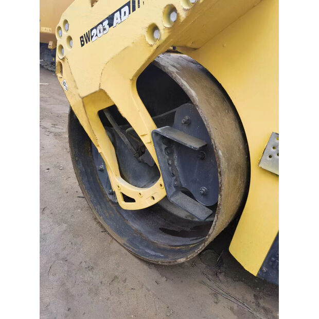 2010 BOMAG BW203-43894846