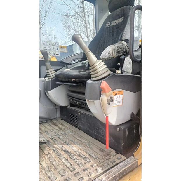 2016 XCMG XE60CA-43894942