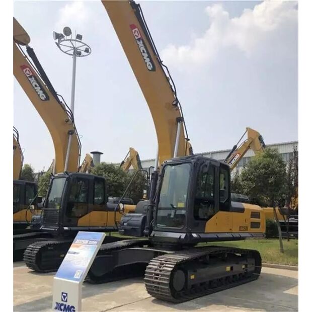 2018 XCMG XE225DK-43895119