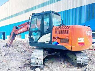 صورة ل حفارات مجنزرة 2017 هيتاشى ZX130