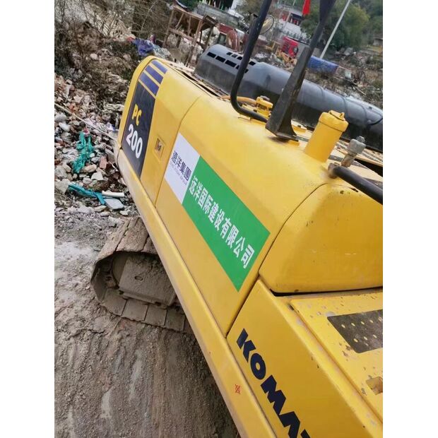 2019 Komatsu PC200-8MO-43895275