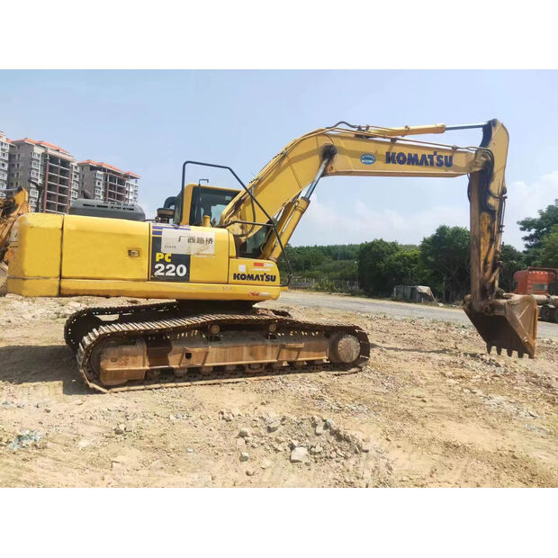 2018 Komatsu PC220-8MO-43895290