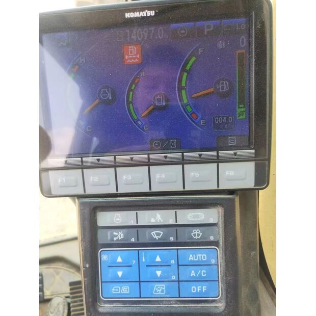 2018 Komatsu PC220-8MO-43895295