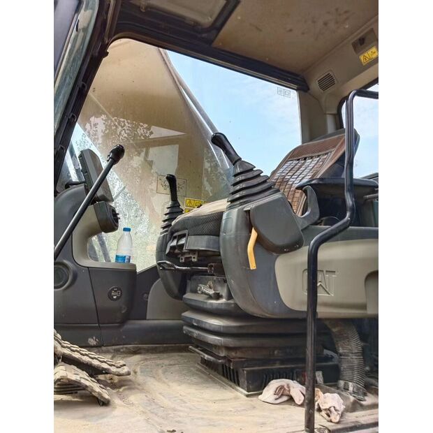 2016 Caterpillar 330D2L-43895361