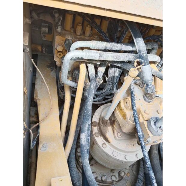 2016 Caterpillar 330D2L-43895363
